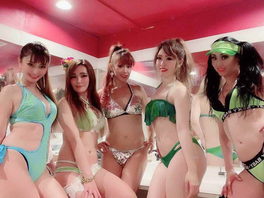 Loxyさんのインスタグラム写真 - (LoxyInstagram)「Green!bikini!👙  @tokyopartytime_japanesedancers PARTY TIMEでは、写真撮影以外の時間は、ショータイム中も含め、マスク着用と、こまめな手の消毒を必須にしております🌟﻿ 少しでも安心して遊べる場となるよう、マスクご着用の上ご来場お願い致します  換気対策も万全！空気清浄機フル稼働！ 検温🌡️＆消毒🙌💧も実施中!  🇯🇵🇯🇵🇯🇵🇯🇵🇯🇵🇯🇵🇯🇵🇯🇵🇯🇵🇯🇵  🗾🗾🗾🗾🗾🗾🗾🗾🗾🗾🗾🗾🗾🗾🗾🗾🗾🗾🗾🗾🗾🗾🗾#dancer#showdancer #gogodancer #followme  #photography  #instagood #likeallforall」5月18日 19時04分 - dancerloxy