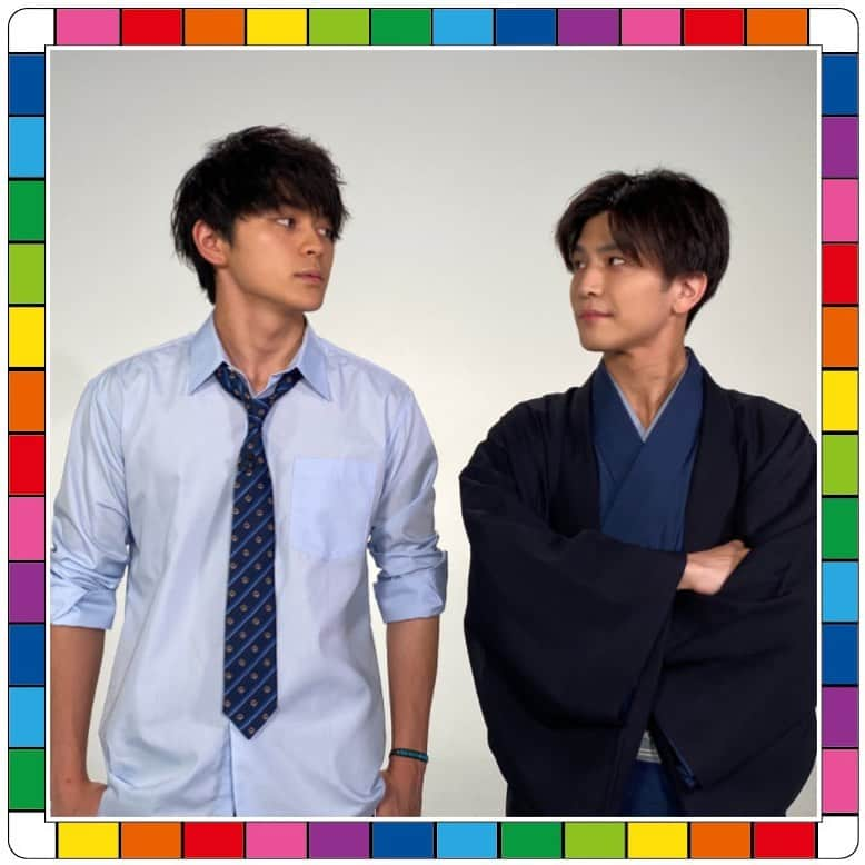 プロミス・シンデレラのインスタグラム：「ビジュアル撮影時の #眞栄田郷敦 さん、#岩田剛典 さんのオフショットを公開❣️ . . みなさま、ご安心ください☺️！ こちらの壱成は黒髪ですが、情報出しのビジュアルのようにオシャレな金髪になりますよ〜😘 楽しみにしていてくださいね👍🏻 . . 🎲現場こぼれ話🤭 眞栄田さんは、皆さんもよくご存知の通りお兄さんがいらっしゃる“リアル弟”なのですが 実は岩田さんも“弟“なのだそう🤔 この日が初対面のおふたりでしたが 「どこか似ているところがあるような気がする…」 といいコンビ誕生の予感です☺️❤️ . (…それを感じさせる秘蔵ショットもあるんです…フォロワーさんが増えたら満を辞して公開します😏❣️) . . . #プロミスシンデレラ #二階堂ふみ  #オフショット  #リアル人生ゲーム #橘オレコ #バツイチアラサー女子と男子高校生 #TBS #火曜ドラマ #ラブコメ  #ドラマ #新ドラマ #夏ドラマ  #ドラマ好きな人と繋がりたい」