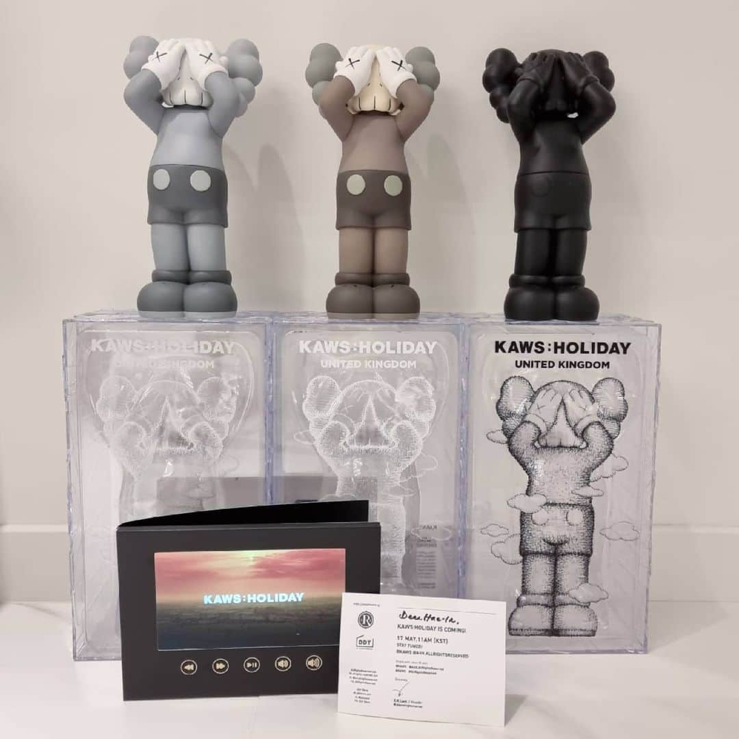 チョン・ヘインさんのインスタグラム写真 - (チョン・ヘインInstagram)「Thanks @KAWS」5月18日 22時18分 - holyhaein