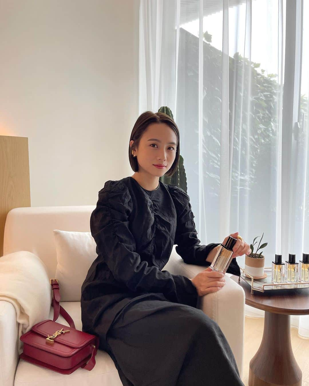 伊原葵さんのインスタグラム写真 - (伊原葵Instagram)「YSL BEAUTY “PURE SHOTS” EXCLUSIVE SALON🌵  ご招待頂いて、ピュアショットの魅力についてお話を聞いたり ysl beautyが取り組んでいるサステナブルな活動についてや ピュアショットにはサボテンから咲く花から取れるオイルが入っているということでサボテンを作るworkshopを体験したりしました☺️  発売すぐから愛用しているピュアショット。透明感を実感できたりお肌がなめらかになる✨  ピュアショットナイトセラムはレフィルが出ていて、 レフィルを使用するだけで95%プラスチックが削減されるみたい！！6/9から定期便も行われるみたいなので自分のできる選択から少しずつサステナブルビューティーを✨  #pureshots #pr #yslbeauty  #ピュアショットナイトセラム」5月18日 22時42分 - aoi186