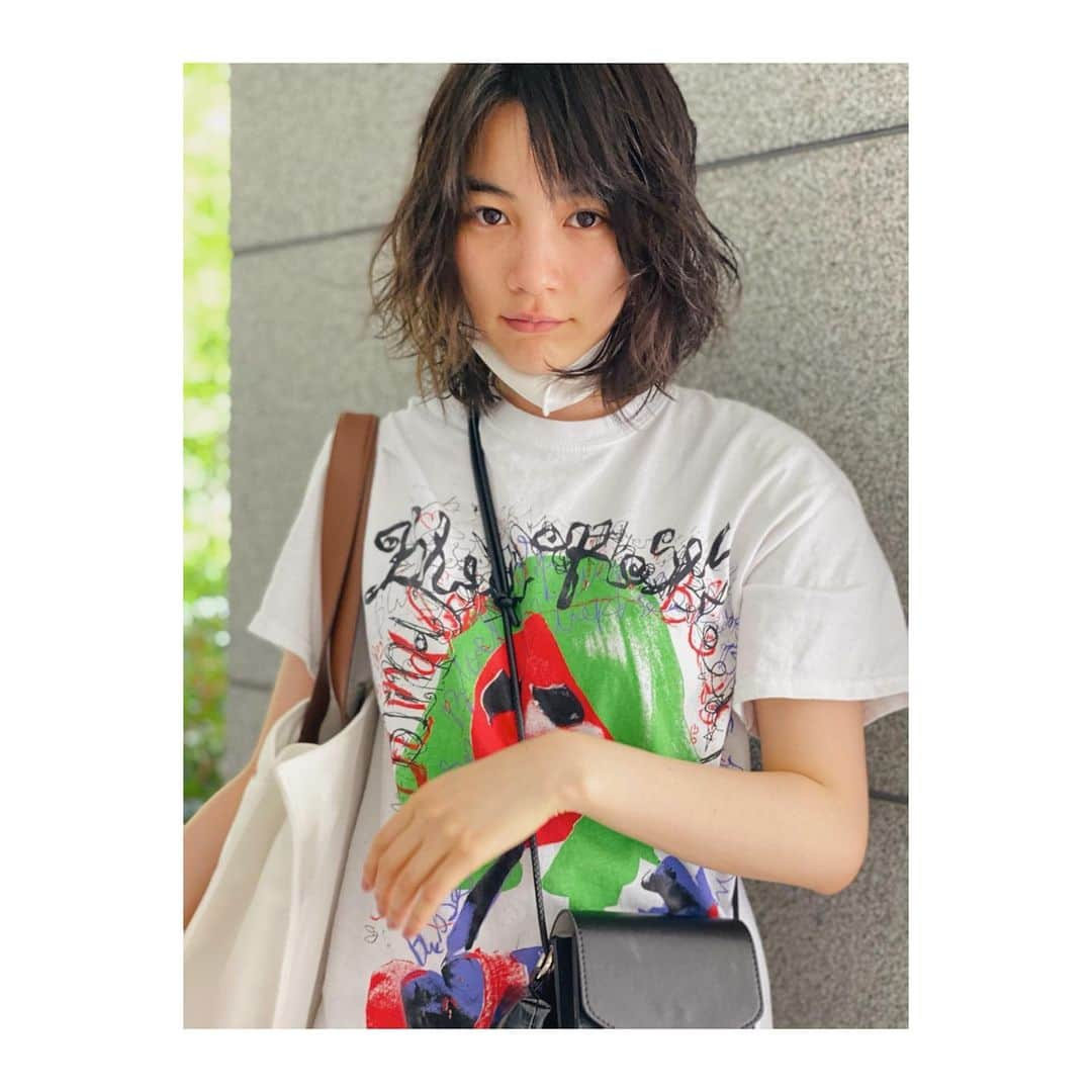 のん（能年玲奈）さんのインスタグラム写真 - (のん（能年玲奈）Instagram)「少し髪を切りました✂️ 去年のパーマはまだ残ってる！」5月18日 23時50分 - non_kamo_ne