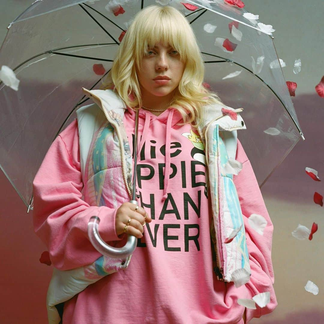 ビリー・アイリッシュさんのインスタグラム写真 - (ビリー・アイリッシュInstagram)「HAPPIER THAN EVER MERCH more at store.billieeilish.com 🤗」5月19日 1時05分 - billieeilish