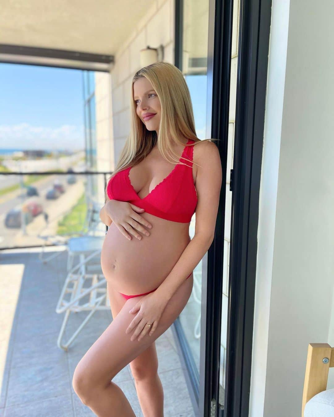 Stephanie Brantonさんのインスタグラム写真 - (Stephanie BrantonInstagram)「Celebrating my 30th week of pregnancy on my 31st birthday❤️🥰 This is the best gift I could have ever asked for ✨Feeling grateful and so excited to meet this little guy 💙👶🏻 #BabyMario #30weekspregnant」5月19日 3時08分 - missstephaniebranton