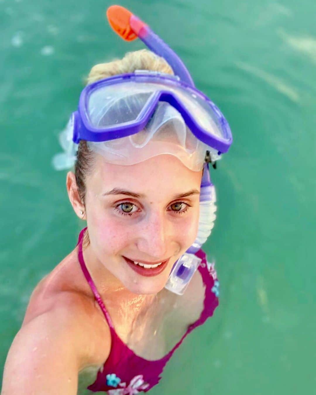 アンナ・ヤノフスカヤのインスタグラム：「🧜🏻‍♀️🐠💦 • • #cuba🇨🇺 #snorkeling #caribbean #aroundtheworld 🌎」