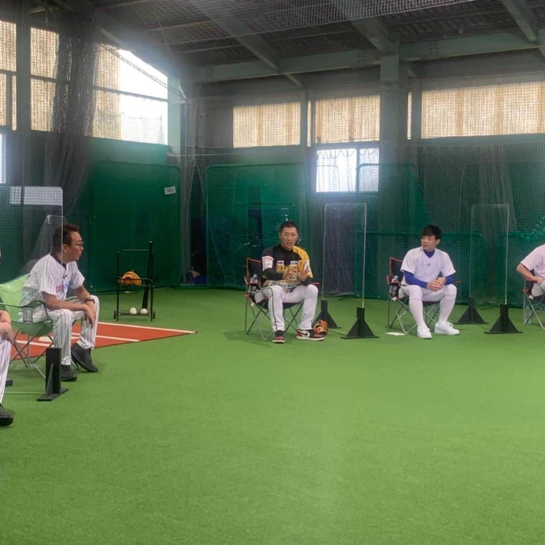 西岡剛さんのインスタグラム写真 - (西岡剛Instagram)「野球を観て笑顔になろう！プロ野球！クセ強ベストナイン  全国ネットテレビ東京放送  5月30日 16時~17時15分  栃木ゴールデンブレーブスのユニフォームで出演できたからスポンサーの方達に恩返しできた🙏 テレビ東京様、ユニフォーム出演を了承して頂きありがとうございました🙇‍♂️  #さまぁーず  #三村マサカズ　さん #千鳥 #大悟　さん #ティモンディ #高岸宏行  #前田裕太 #西岡剛」5月19日 16時23分 - tsuyoshinishioka_official