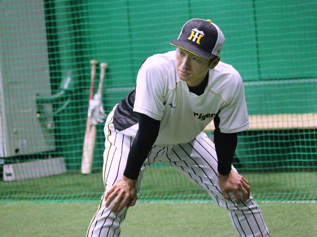 阪神タイガースさんのインスタグラム写真 - (阪神タイガースInstagram)「今日も甲子園でヤクルト戦です！ 試合前練習の様子をお届けします！  #近本光司 選手#石井大智 選手#山本泰寛 選手#齋藤友貴哉 選手#及川雅貴 選手#陽川尚将 選手 #阪神タイガース #挑超頂」5月19日 16時32分 - hanshintigers_official