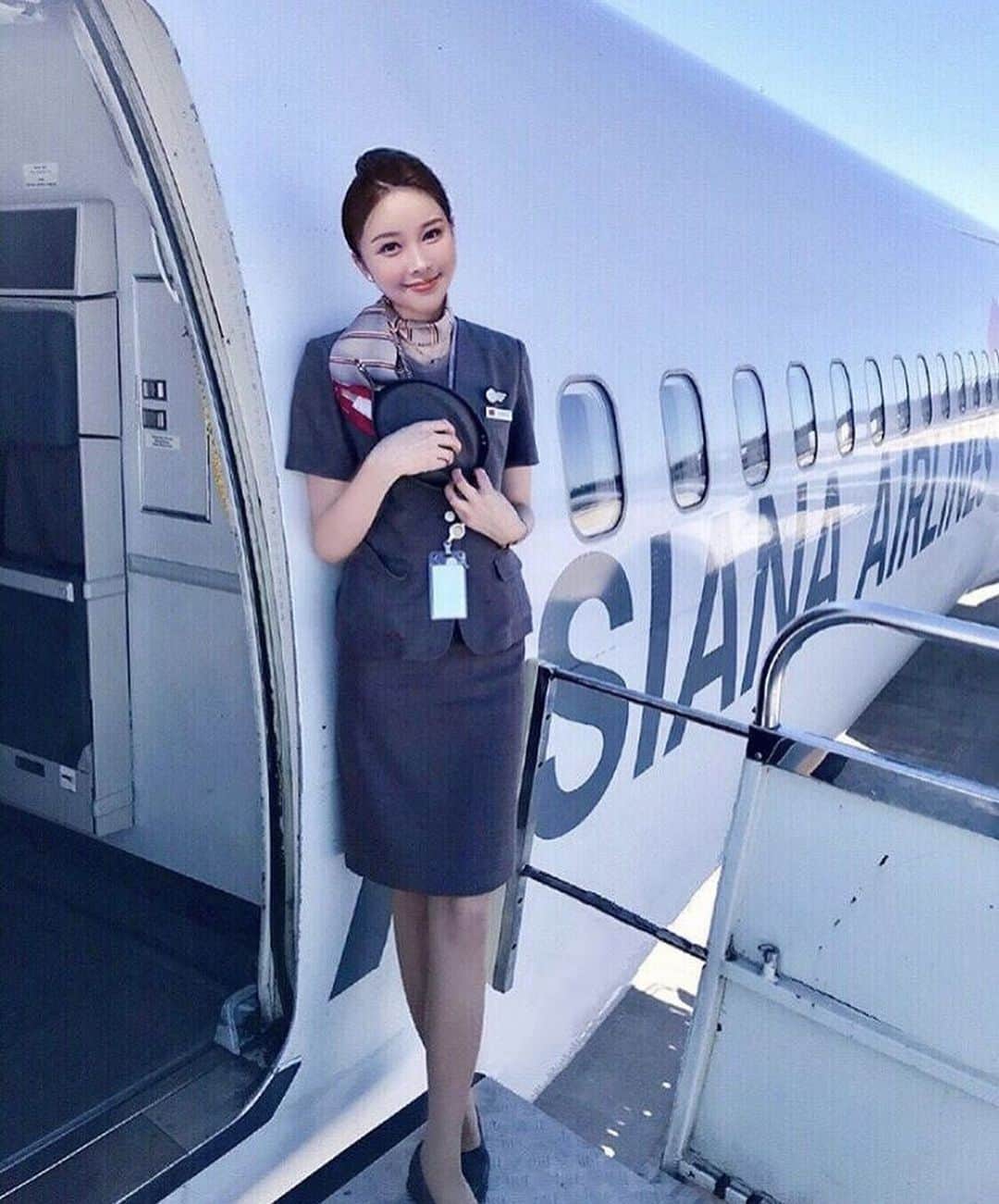 みぃこのインスタグラム：「大好きな航空会社#アシアナ航空 💕 アシアナのCAさん綺麗すぎる💕」