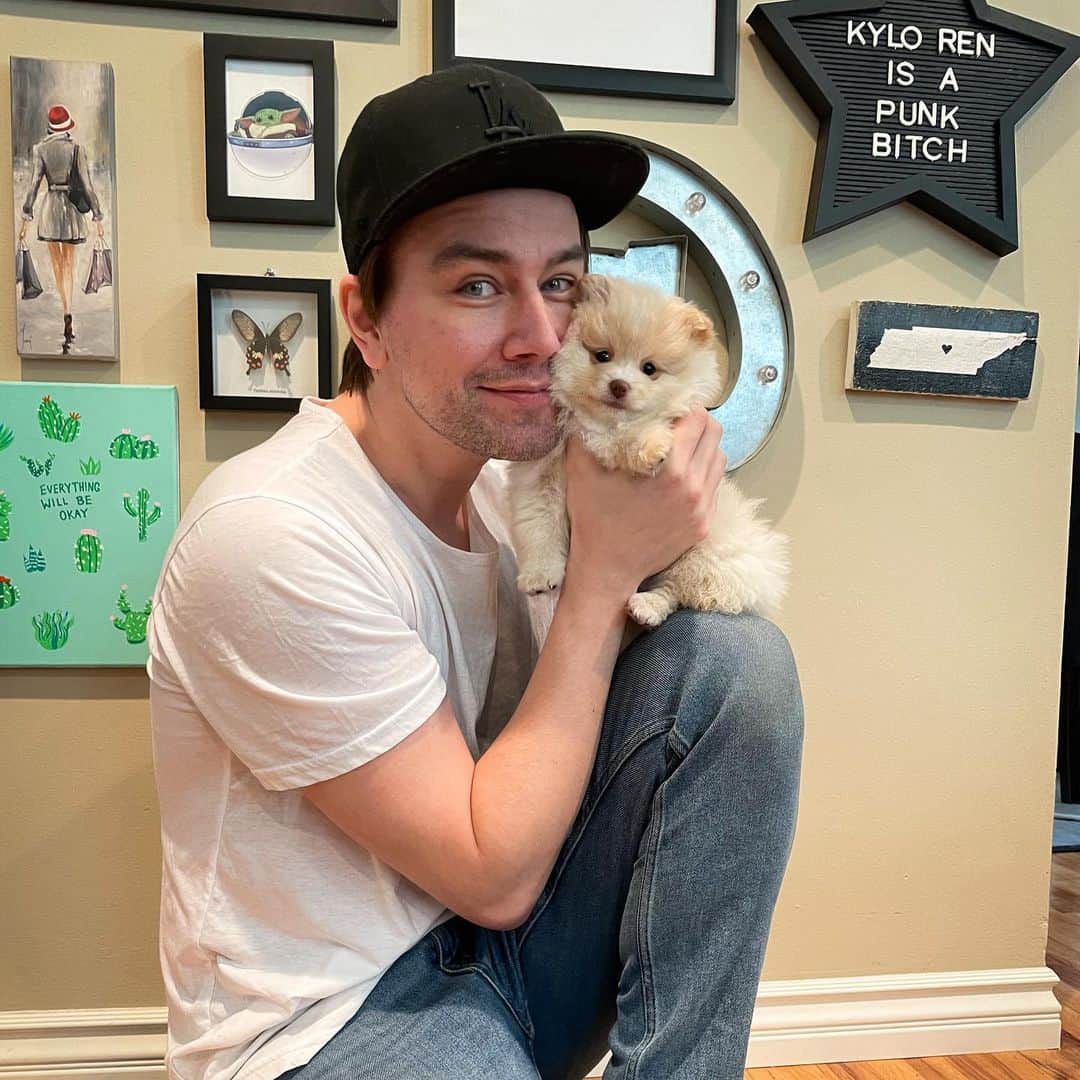 トーランス・クームスのインスタグラム：「TINY DOGGIES」