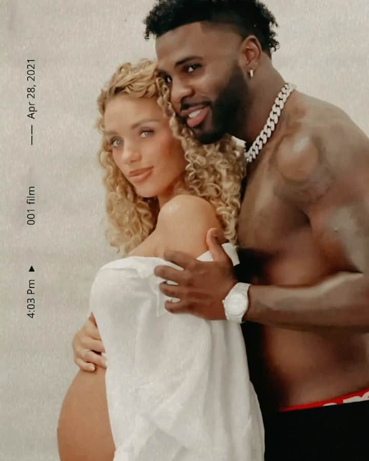 ジェイソン・デルーロのインスタグラム：「The happiest day of my life bringing our baby boy (Jason King Derulo) home. He’s so lucky to have such a strong caring hero of a mother @jenafrumes」