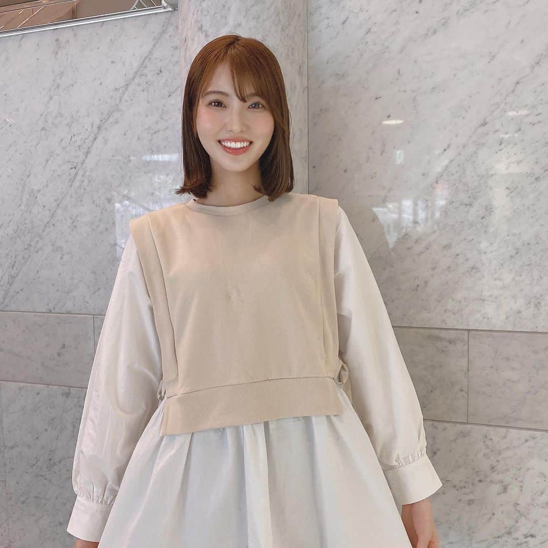 山下七子さんのインスタグラム写真 - (山下七子Instagram)「おはようございます☀️ 今朝のアサデス。KBCの衣装は、 ベージュレイヤード風トップスに デニムパンツでした〜🌍  明日は、大雨になるかもしれないそうです。 通勤・通学の際は、足元にお気を付け下さい🍀  今日も良い日になりますように♪  #アサデス #アサデスkbc #お天気アシスタント #ボブアレンジ #ボブヘア #デニムコーデ」5月19日 10時53分 - yamashita_nanako