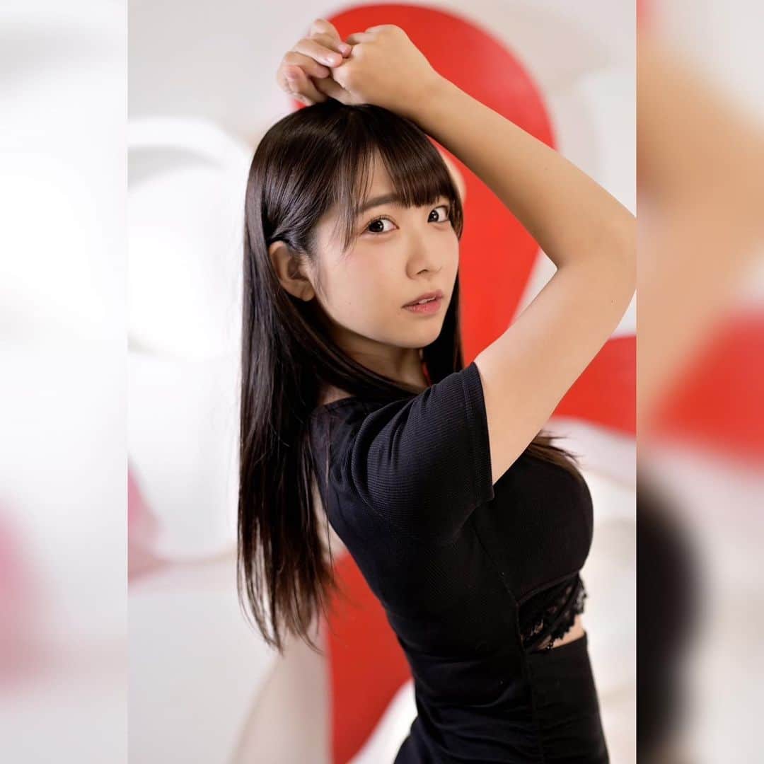 天羽希純のインスタグラム：「もし大学生だったらこういうお洋服大学に着て行って真面目そうな後輩くんを困らせたい☺️  #妄想 #コスプレ #cosplay  #japanesegirl #巨乳 #谷間 #可愛い女の子 #グラビア #gravure #グラドル #アイドル #Japaneseidol #撮影会 #撮影会モデル #被写体 #太もも #フェチ」