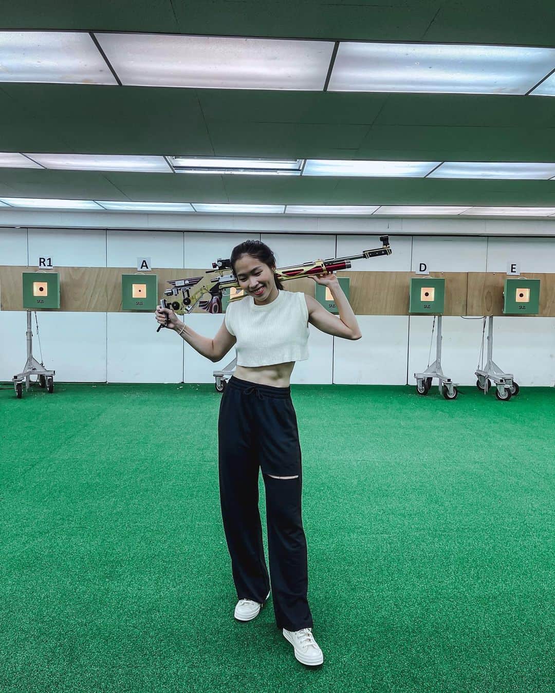 ラチャノック・インタノンのインスタグラム：「🔫🤪 #latepost」