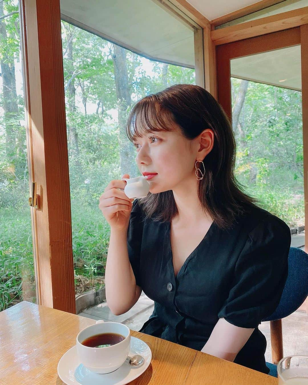 村重杏奈さんのインスタグラム写真 - (村重杏奈Instagram)「#豆の香り #すごい落ち着く #挽きたてのコーヒー #ちょっと待って #俺が持ってるのミルク #はにゃ？ #珈琲の楽しみ方とは #珈琲好きな人と繋がりたい  #珈琲好きの方からお断り」5月19日 17時20分 - hktanna4848