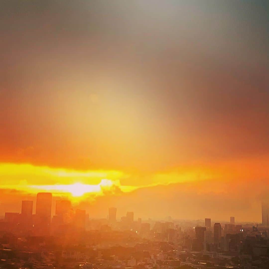 夏木マリさんのインスタグラム写真 - (夏木マリInstagram)「#いまそら #tokyo #sunset   一瞬でした....」5月19日 18時37分 - mari_natsuki