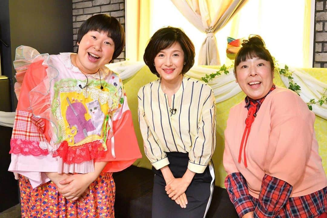 森三中のインスタグラム：「. ✨📺本日19:00より📺✨ MBS「魔法のレストラン」に 大島さんと村上さん出演です❣️ ぜひご覧ください🥰 . #水野真紀さん #森三中 #大島美幸 #村上知子 . #魔法のレストラン #MBS#毎日放送」