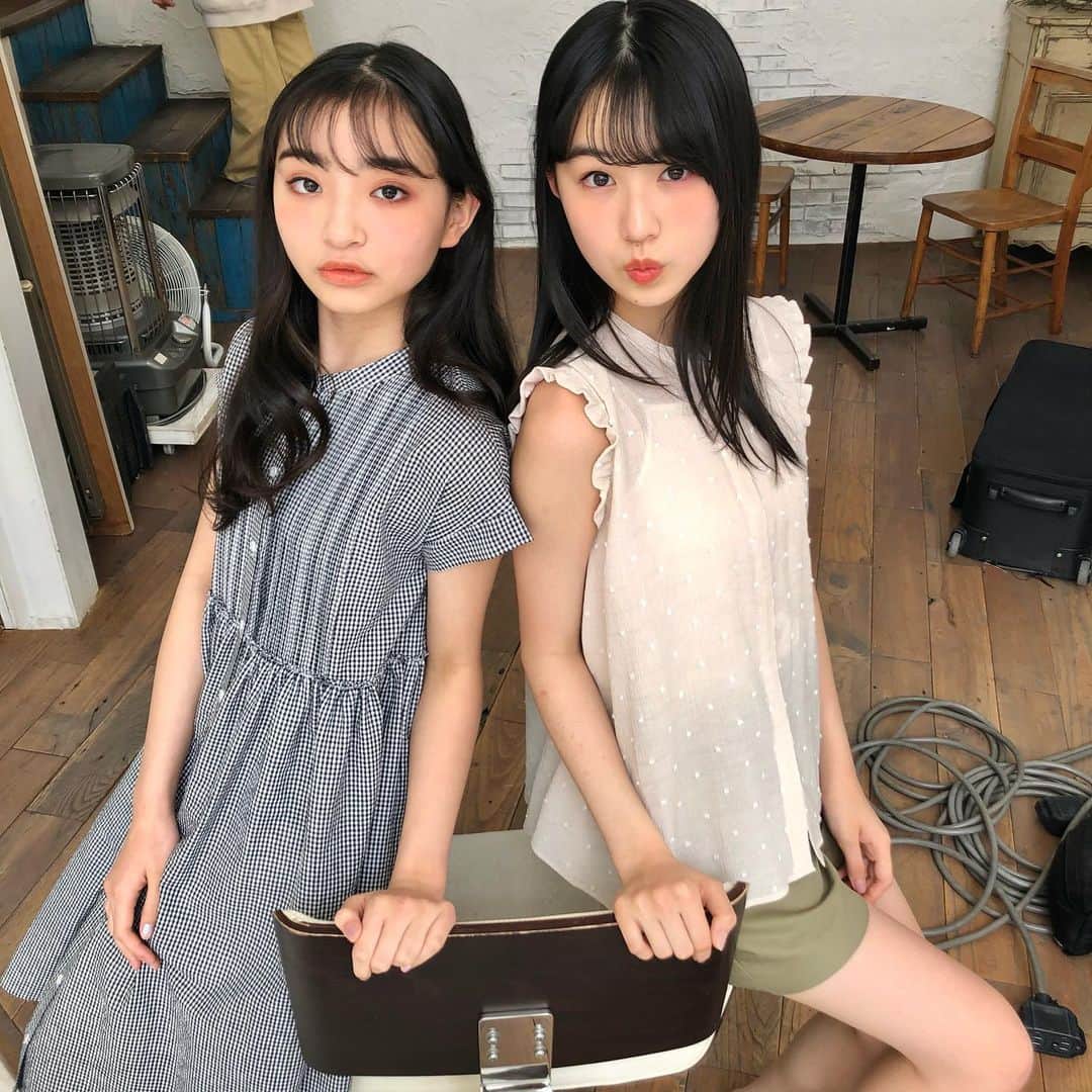 ニコ☆プチのインスタグラム：「♡♡♡ . オトナなメイもん👭💘 . #本多萌愛 #森﨑美月 #ポンポネットアミ @pomponetteami_official」