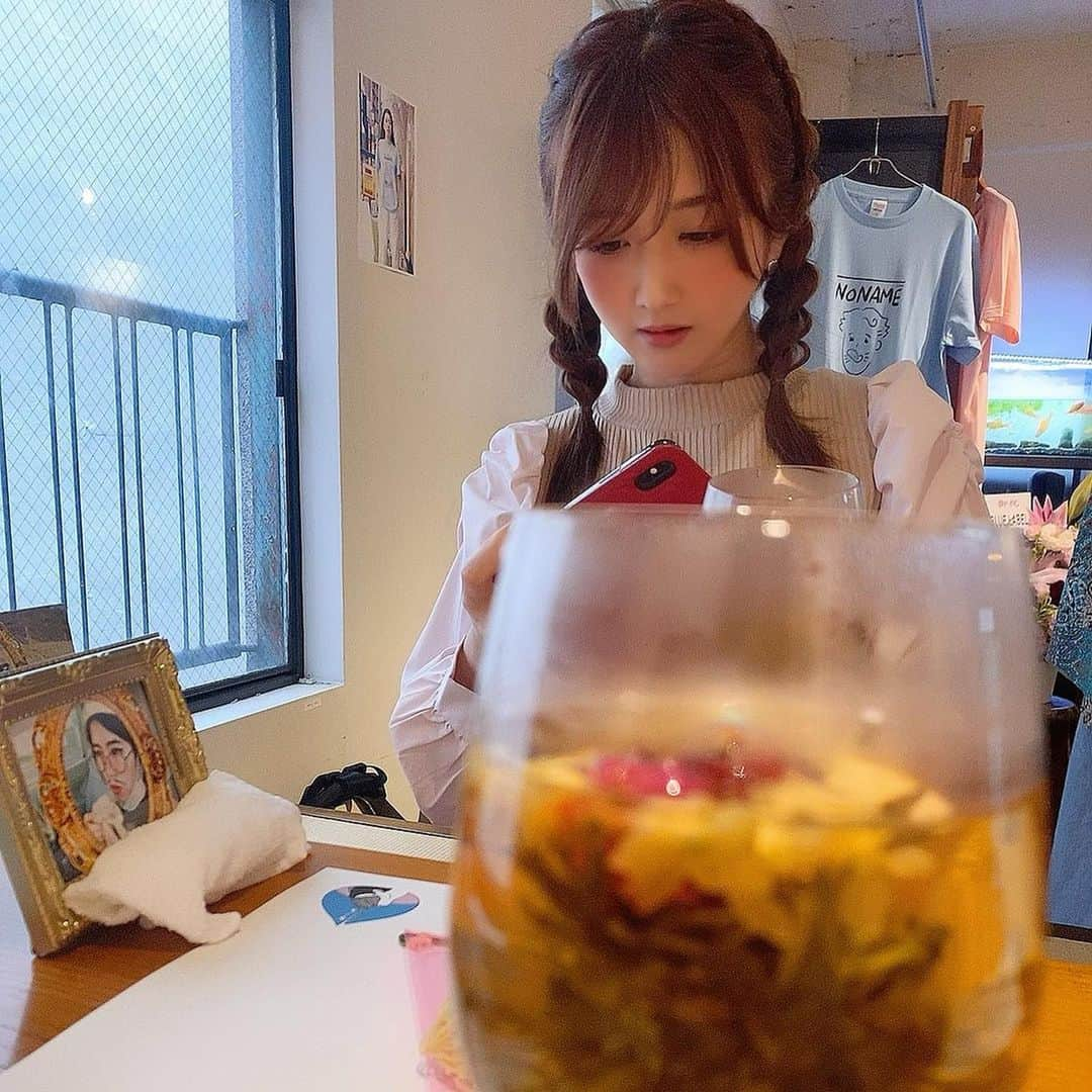 大槻ひびきさんのインスタグラム写真 - (大槻ひびきInstagram)「ぽんちゃんが モンブランのお店誘ってくれたー！ 私モンブラン大好きだから 色んな専門店食べに行ってるけど ここのお店のモンブランは 中がプリンだったよ🥰  #montblanc #shinjuku  #モンブラン」5月19日 19時35分 - yanhibi0221