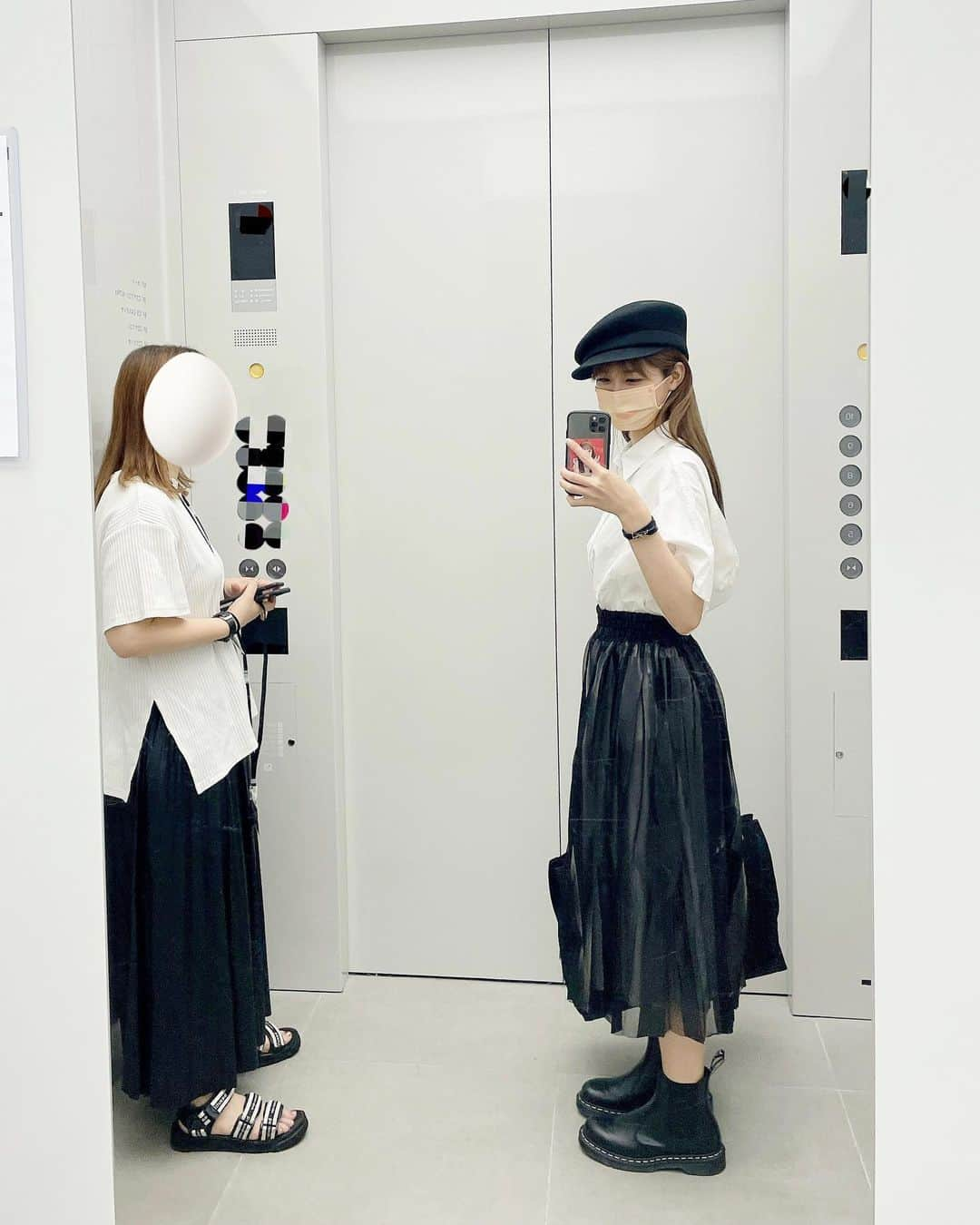 生見愛瑠さんのインスタグラム写真 - (生見愛瑠Instagram)「この間まねねとまた私服が被りました テレビ局歩くの恥しかった~、、照 写真撮り忘れたんだけどねこの間はオーバーオール被ってもっと恥👶🏻  #めるのふく」5月19日 19時42分 - meru_nukumi