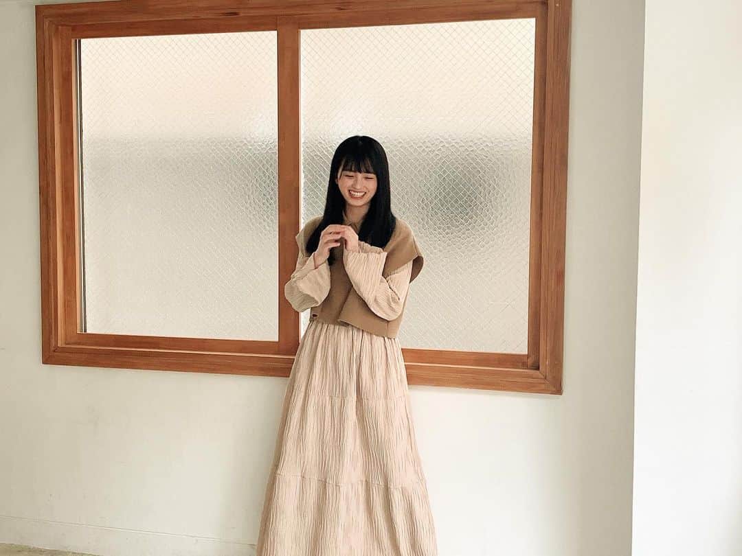 大園桃子さんのインスタグラム写真 - (大園桃子Instagram)「...  雨が続く毎日ですので 可愛い傘を買ってしまおうか🦦  でも、結局 透明な傘を使ってしまうのか🪴」5月19日 20時33分 - o.momoko_official