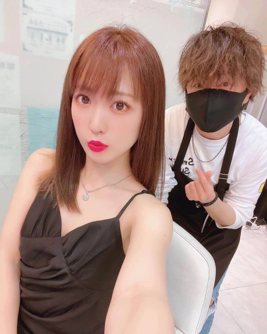 おりささんのインスタグラム写真 - (おりさInstagram)「・ 渋谷の #エルドラード 💇‍♀️で カラーしてもらいました💓 最近この色にハマってて また同じ色にしてもらった💓 ・ 担当は辻井さん▶︎ @ld_satoshitsujii  トリートメントもしたから サラサラになりました❤️ ・ ・ カットもカラーもトリートメントも いつもエルドラードにお任せ💓💓 渋谷エルドラード▶︎ @l.dorado_hair_salon  ・ ・ 予約の時にりさのインスタ見た👀で 【初回20%オフ】になるよ👍💕 ・ ・ ・ ワンピ👗 @valmuer_official  ・ ・ ・ ・ #hairstyle#shibuya#美容院#美容室#渋谷美容室#渋谷美容院#渋谷#美髪#サロモ#サロンモデル#ヘアカラー#カラー#ヘアアレンジ#髪型#トリートメント#コーデ#ワンピース#夏コーデ#エルドラード」5月19日 20時45分 - orisa_0510