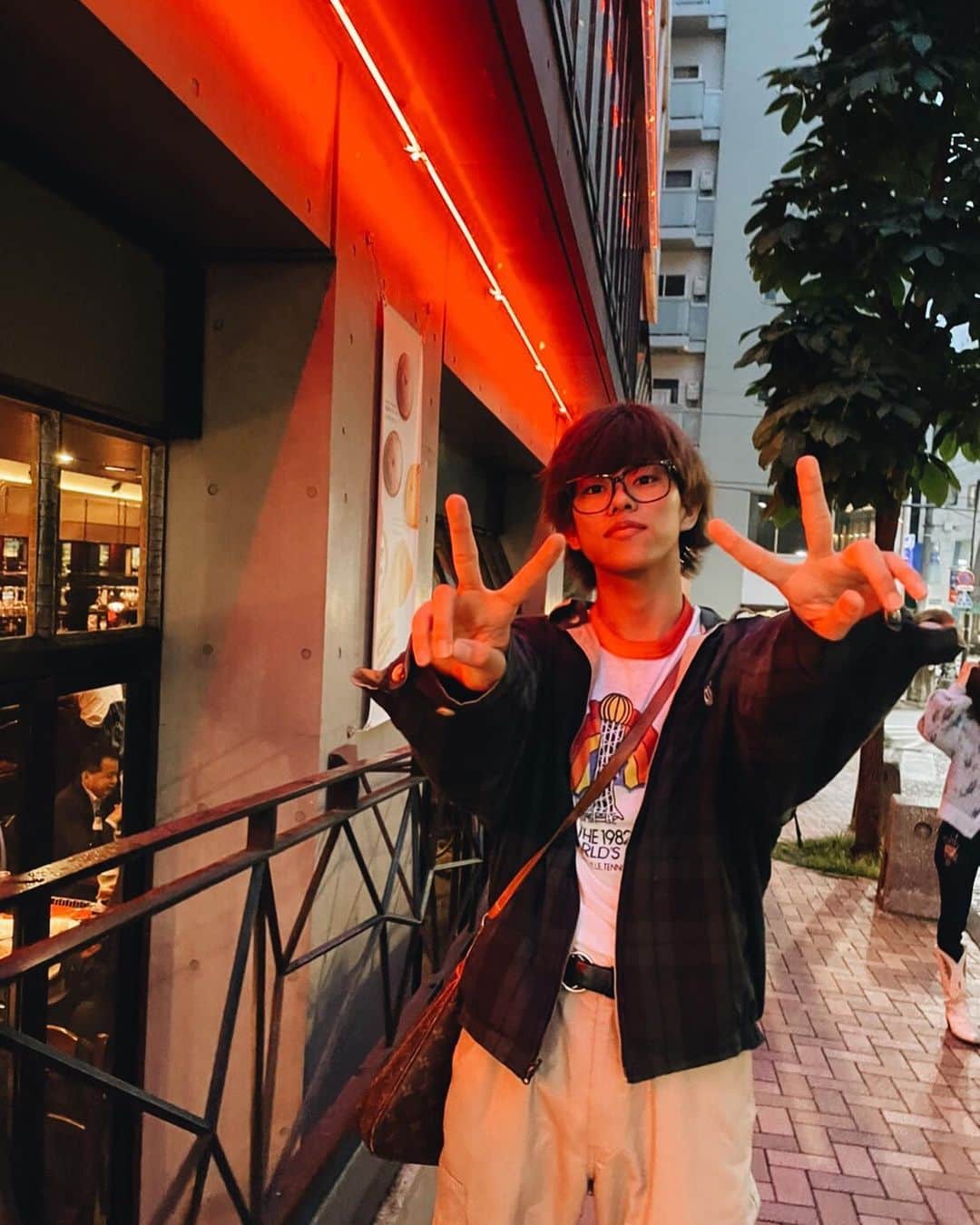 のインスタグラム：「Today is my birthday🍕🍕🍕  21歳になりました！ 最近特に、自分は周りの人に支えられて生きてると実感しています。 応援してくださる人や、支えてくれてる人に、一つずつ恩返ししていきたいです。 これからも謙虚に、真っ直ぐに、人として誠実に。 目標に向かって、チャレンジし続けたいと思います。 21の自分もよろしくお願いします🌈」