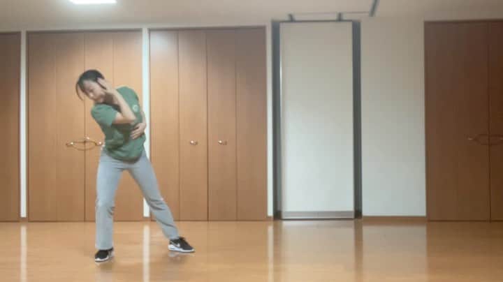 HARUのインスタグラム：「@__nobu_aki_02__ さんlesson💐 優しく強く😳難しい😳 ・ #backnumber #水平線 #dance」