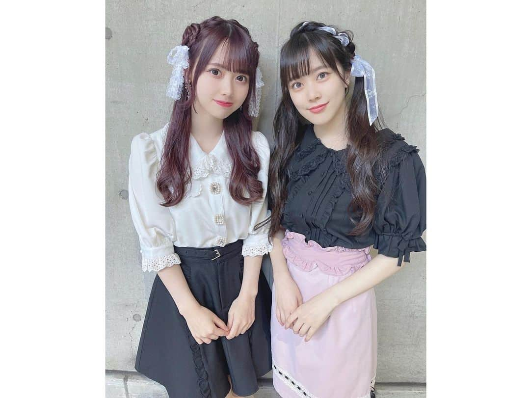 松本ももなさんのインスタグラム写真 - (松本ももなInstagram)「量産型コーデ可愛いよね🤍 すきぴ??🪄✨  🎀♥♥🎀♥♥🎀♥♥🎀  だいすきなわかなちゃんと ◝(⑅•ᴗ•⑅)◜..°♡ℓσνєﾟ。*♡  #swankiss #evelyn #ガーリー #ガーリーコーデ #夏コーデ #量産型コーデ #量産型 #量産型女子 #ぴえん系女子 #japanese #kawaiigirl #kawaiifashion #jfashion #japanesegirl #japaneseidol」5月19日 23時04分 - momona.1012