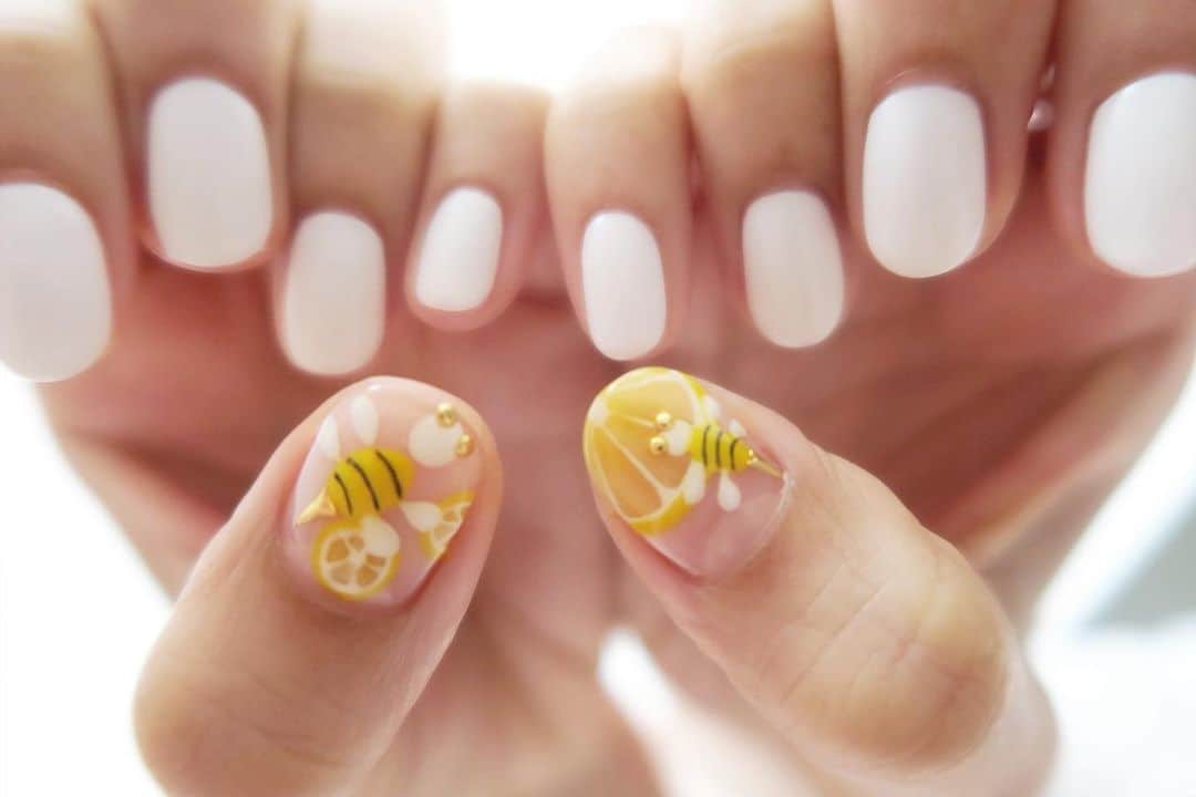 Mai Wakimizuのインスタグラム：「NEW NAIL♡今月はハチ×レモン♡風邪引いた時の最強コンビ。笑 nail by @yuka_moka♡ #nail#ネイル」