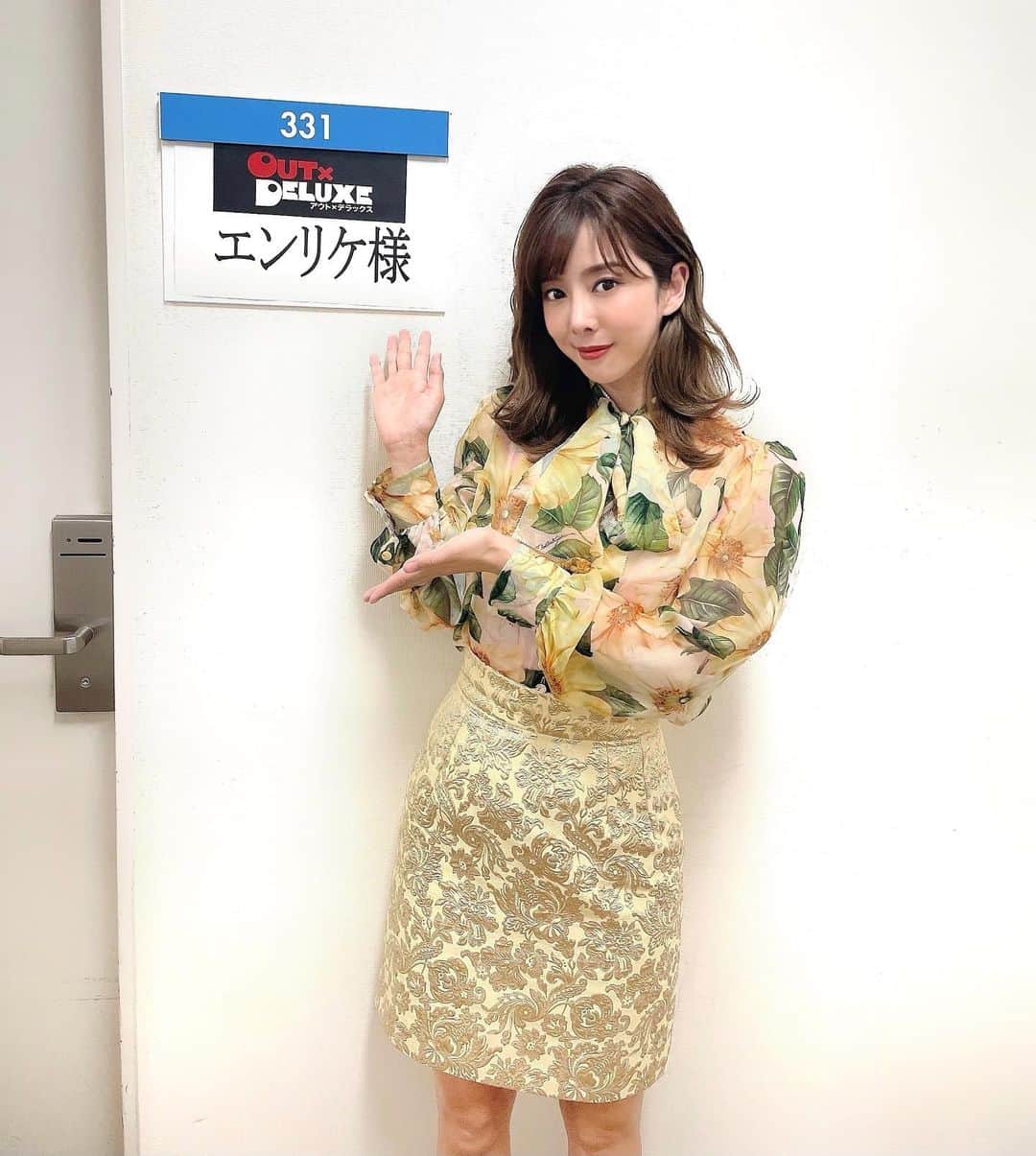 小川えりのインスタグラム：「本日アウト❌デラックスに出演空間🤯 フジテレビよる11時から放送されるから是非みてね🐰‪‪𓈒𓏸◌‬ · #アウトデラックス #フジテレビ #dolcegabbana #ドルチェアンドガッバーナ」