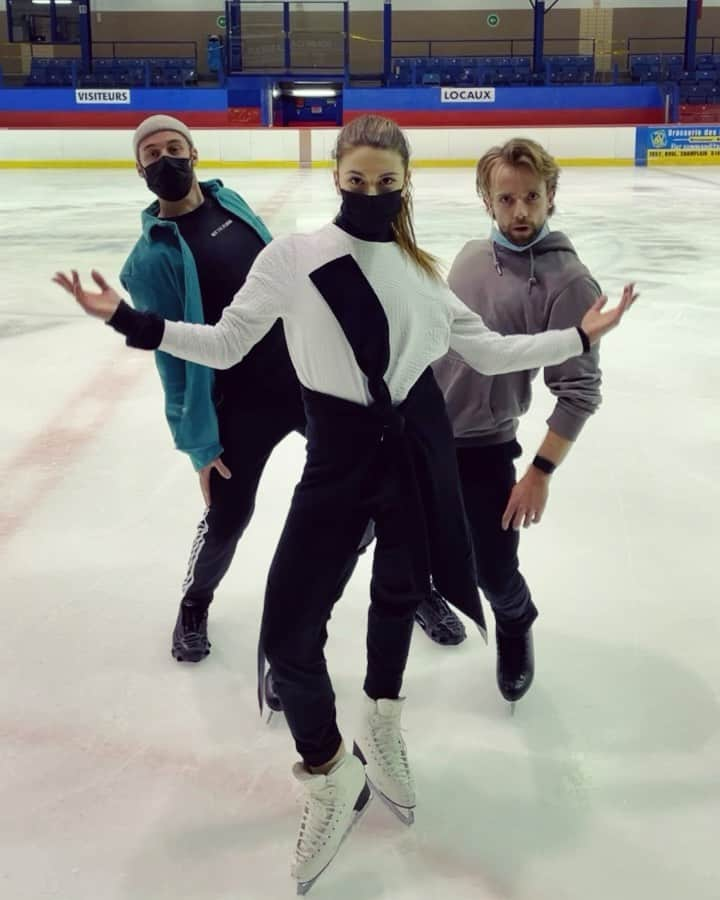 ケイトリン・ホワイエクのインスタグラム：「RD choreo underway with the boys @jeanlucbaker @sam.chouinard7 @romain.haguenauer !!!  . Such an exciting season ahead of us! Any takers for what our music is??!! Give us your best guess! 😆 . .  #hawayekbaker #kaitlinhawayek #jeanlucbaker #figureskating #figureskate #figureskater #iceskating #iceskate #iceskater #skating #skate #skater #icedance #icedancing #icedancer #dance #dancing #dancer #usfigureskating #teamusa #athlete #sport #sports #roadtobeijing #beijingolympics #beijing2022 #ice #iceacademyofmontreal #isu #isufigureskating」