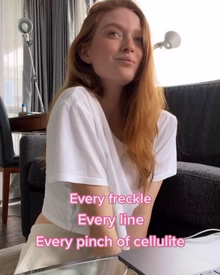 Larsen Thompsonのインスタグラム：「I’ve been working on my music and I’m ready to share a snippet with you🤭 Let me know what you guys think?!!!」