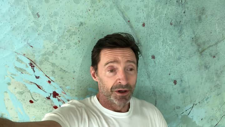 ヒュー・ジャックマンのインスタグラム：「Which one’s a winner? New #irecommend tomorrow!」