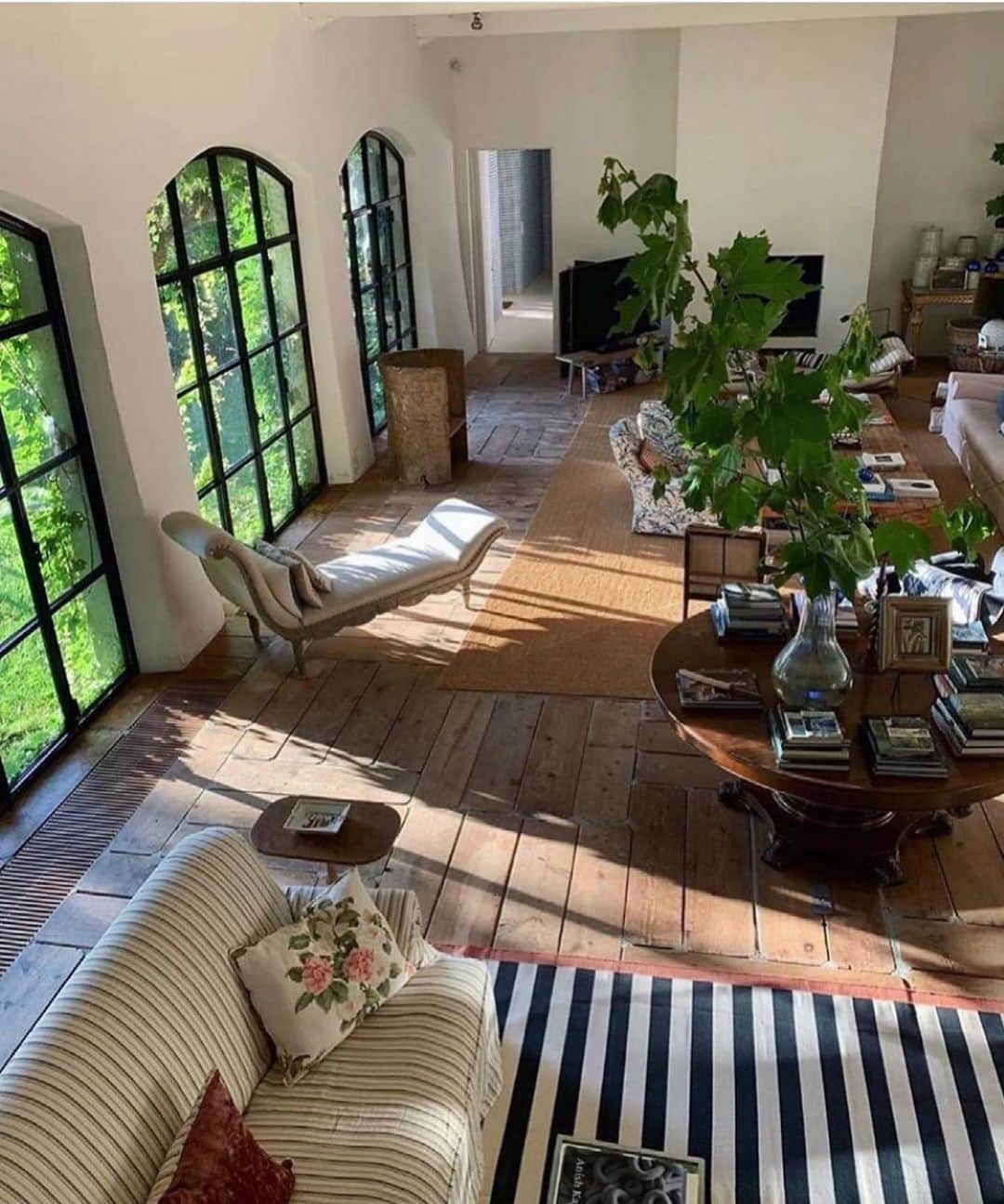 Interior | Lifestyle | Loveのインスタグラム：「Interior by @isabellopezquesada」