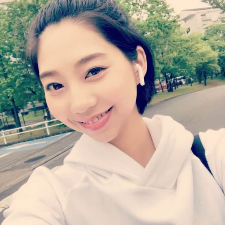 小泉麻耶のインスタグラム：「まゆげを少し変えたという報告w blogも更新したょん♫maybe I should write it on instagram...🤔 but it’s pretty long.  どうしよっかな！考えます☂️  http://wix.to/gUC8CBo?ref=2_m_cl  #rainyday #before」