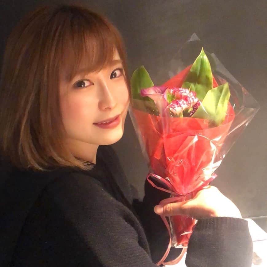 逢坂愛のインスタグラム：「誕生日にお祝いしてもらった時の〜📸」