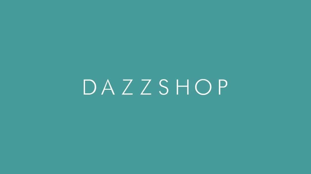 dazzshop officialのインスタグラム：「《DAZZSHOP 2021 SUMMER COLLECTION本日発売！ 》  "Basic　Improves"  ～ベーシックは進化する～  変わりゆくものと変わらないもの。  そのふたつがあるからこそ、人生は楽しい。  日々の小さな変化がもたらす喜びと根底にある変わらない自分らしさ。  自分らしさとは究極のベーシックなのかもしれない。  そんな自らの本質に今、目を向けてみよう。  《 Line up 》  ▶マルチプルーフラスティングマスカラ 　新色4色　3,080円（税込）  ◇PEACOCK GREEN（ピーコックグリーン）  ◇WHITY PINK（ホワイティピンク）  ◇MAROON BROWN（マルーンブラウン）  ◇SILVER DEW（シルバーデュウ）  ▶トランスルーセントパウダー 　SPF23・PA＋ 　レフィル　パフ付き　4,400円（税込） 　ケース　1,100円（税込）  ▶エモーティブネイルパフォーマー 　新色3色　1,870円（税込）  ◇AMBIVALENT 17（アンビヴァレント）  ◇BY CHANCE 18（バイチャンス）  ◇TOP＆BACECOAT（トップ＆ベースコート）  商品詳細はプロフィールのURLより、公式サイトの特設ページをご覧ください @dazzshop_official  #DAZZSHOP #ダズショップ #2021summer #2021サマー #summermakeup #eyemakeup #makeup #beauty #cosme #mascara #nail #facepowder #マルチプルーフラスティングマスカラ #ラメマスカラ #マスカラ #カラーマスカラ #ネイル #マニキュア #フェイスパウダー #トランスルーセントパウダー #メイクアップ #メイク  #カラコン #コンタクト #サマーメイク #夏メイク #夏コスメ #新作コスメ #化粧品 @dazzshop_beauty」