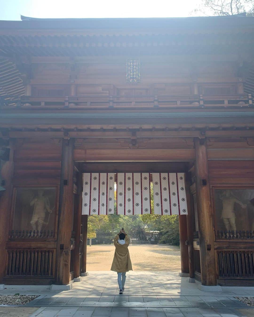 美優さんのインスタグラム写真 - (美優Instagram)「🙏🙏🙏✨  フォトウェディングを撮りに行った大三島で⛩  とても有名な神社らしい。 唯一帰る日に観光した場所でした☺️  #大三島」5月20日 15時43分 - miyu11_20
