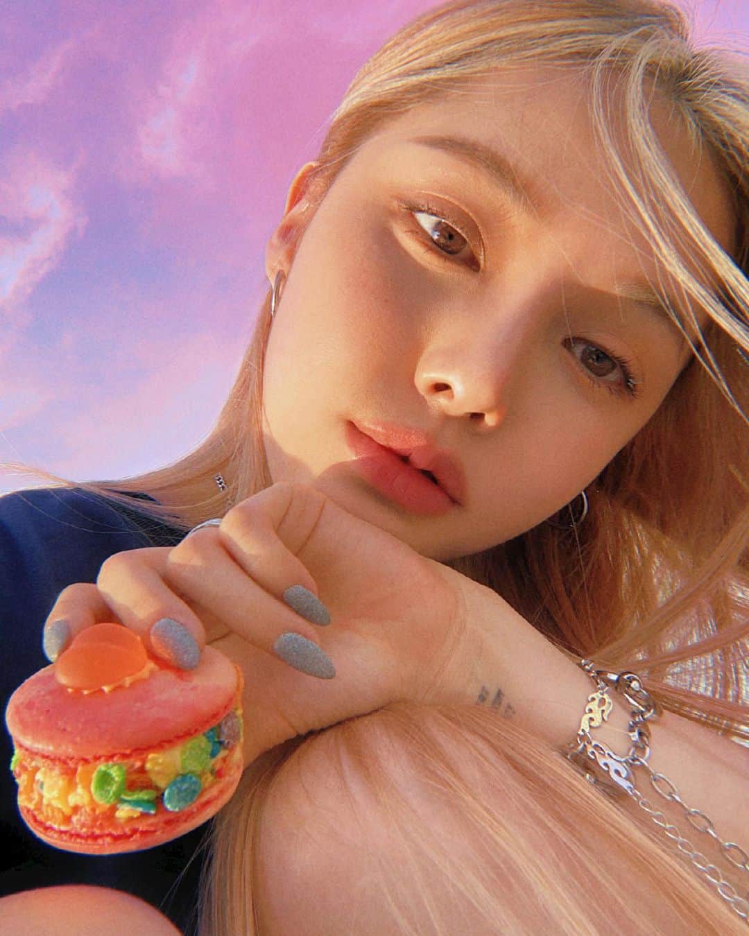 ポニーのインスタグラム：「🌞」