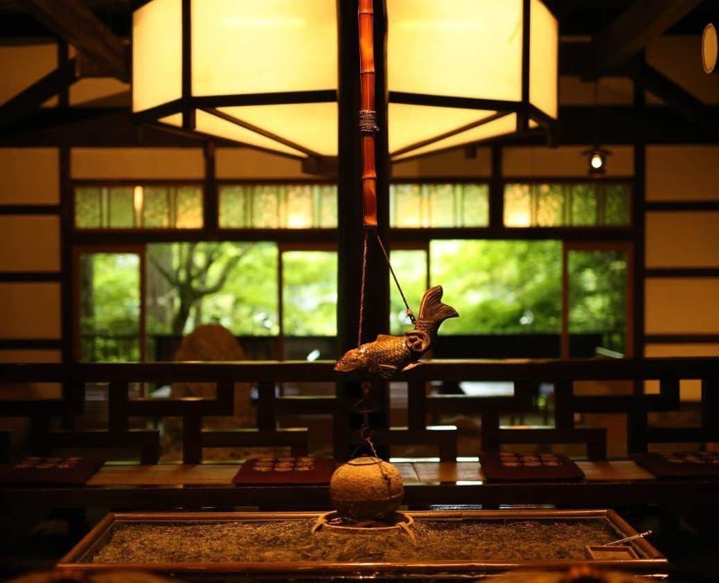 木村理恵さんのインスタグラム写真 - (木村理恵Instagram)「京都🍁もみぢ家 @momijiya_kyoto  ・ この前、沢ちゃんと @sumiresour お仕事してきました🥰 ・ もみぢ家さんは以前もお仕事させて頂いてるけど、季節によって自然も🌱旅館も雰囲気が 変わって、いつ行っても心地よくて楽しめる所です☺️ ・ 空気も綺麗だし、癒される場所😇✨ ・ 今は旅行が難しい状況だけど、状況みて是非行ってみてね💓 ・ ・ #kyoto#momijiya #momijiyaryokan#japantrip #kyotojapan #japan_vacations #もみぢ家別館 #女子旅#旅行#旅館#浴衣#京都#高雄#京都旅行#もみぢ家#京都もみぢ家#もみぢ家川床#吊り橋#川床#川床料理#紅葉」5月20日 17時51分 - rierienari1229