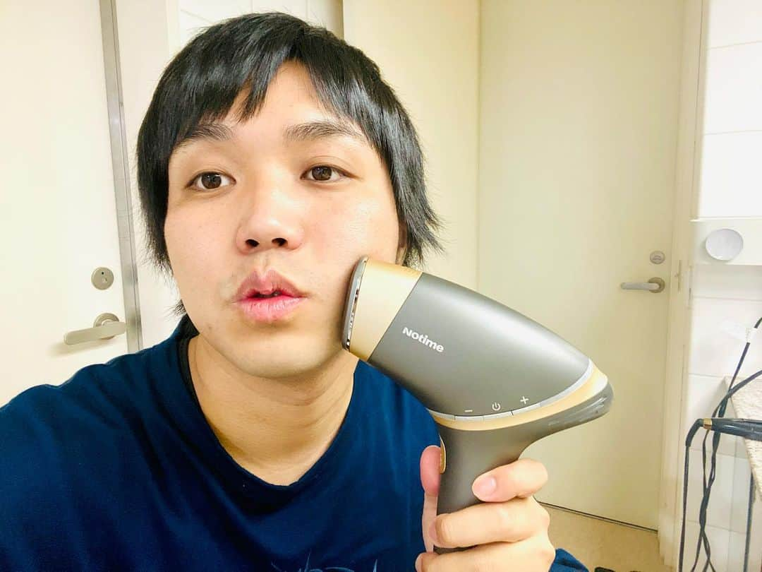 トミーさんのインスタグラム写真 - (トミーInstagram)「最近発売されたばかりのアイスダンディを使ってみました！ メンズ用でめちゃめちゃ使いやすかったしムダ毛ケアと美肌ケアがで同時にできるみたいです。僕はあんまり痛み感じなかった！逆に心配だったけど肌質良くなった気もするしオススメです！ チェックしてみてね！　 #PR #アイスダンディ #icedandy  @_icedandy」5月20日 18時16分 - tommymizutamaribond