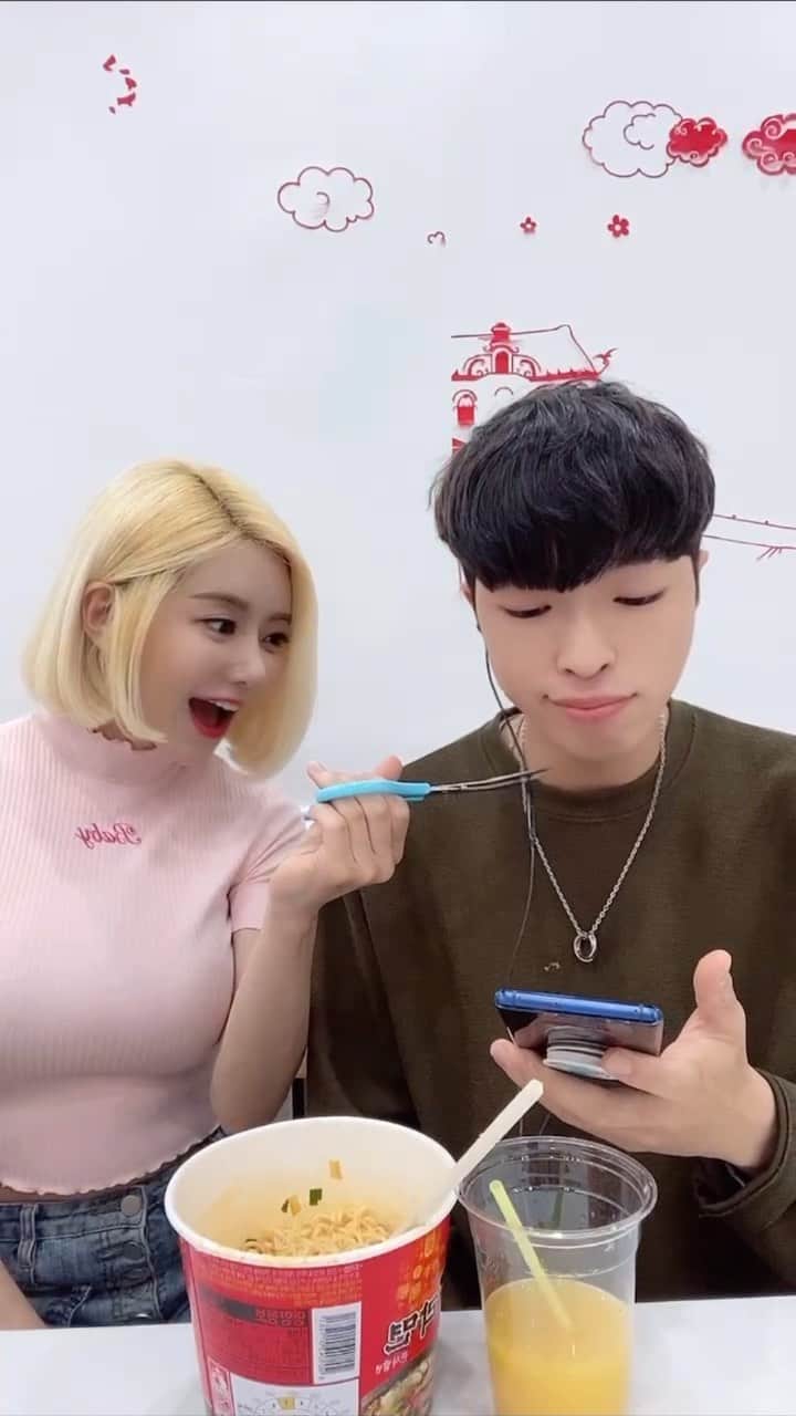 Dj Sodaのインスタグラム：「다 잘라버릴거야✂️✂️」