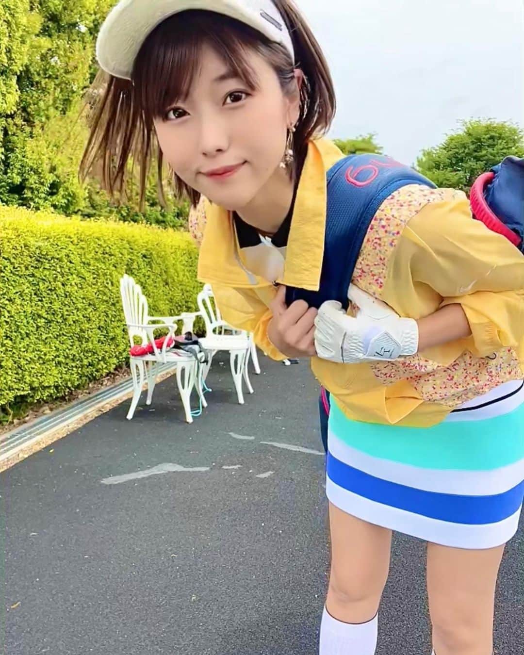 水原ゆきさんのインスタグラム写真 - (水原ゆきInstagram)「キャディバッグの持ち方、私はこれが１番楽なのです☺️笑  もちろん！ 人にぶつからない用に背負ってます！  #中井学ゴルフチャンネル #ゴルフ女子 #俳優 #キャディバッグ  #ping #pinggolf」5月20日 21時44分 - 12yuchan14