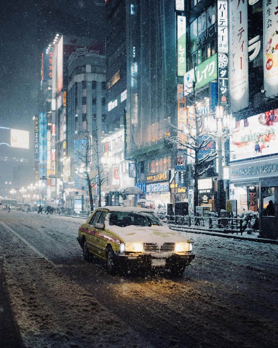 Kaiのインスタグラム：「Just dropped my first NFT @withfoundation   My favorite shot from the snowstorm back in 2018!  Please check the link in my bio.」