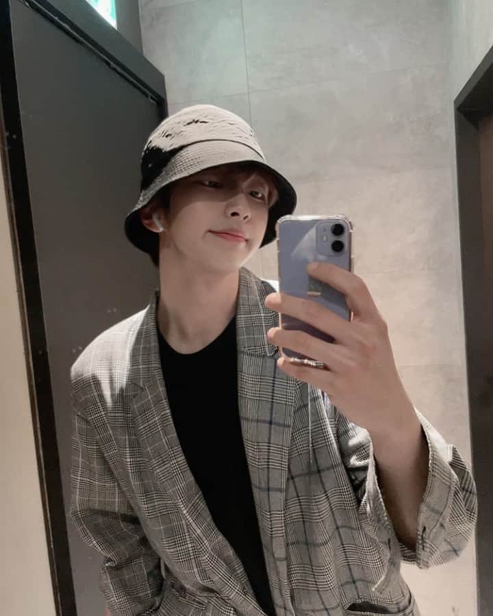 유희도のインスタグラム：「오늘의 룩 #ootd 쨔쓰」