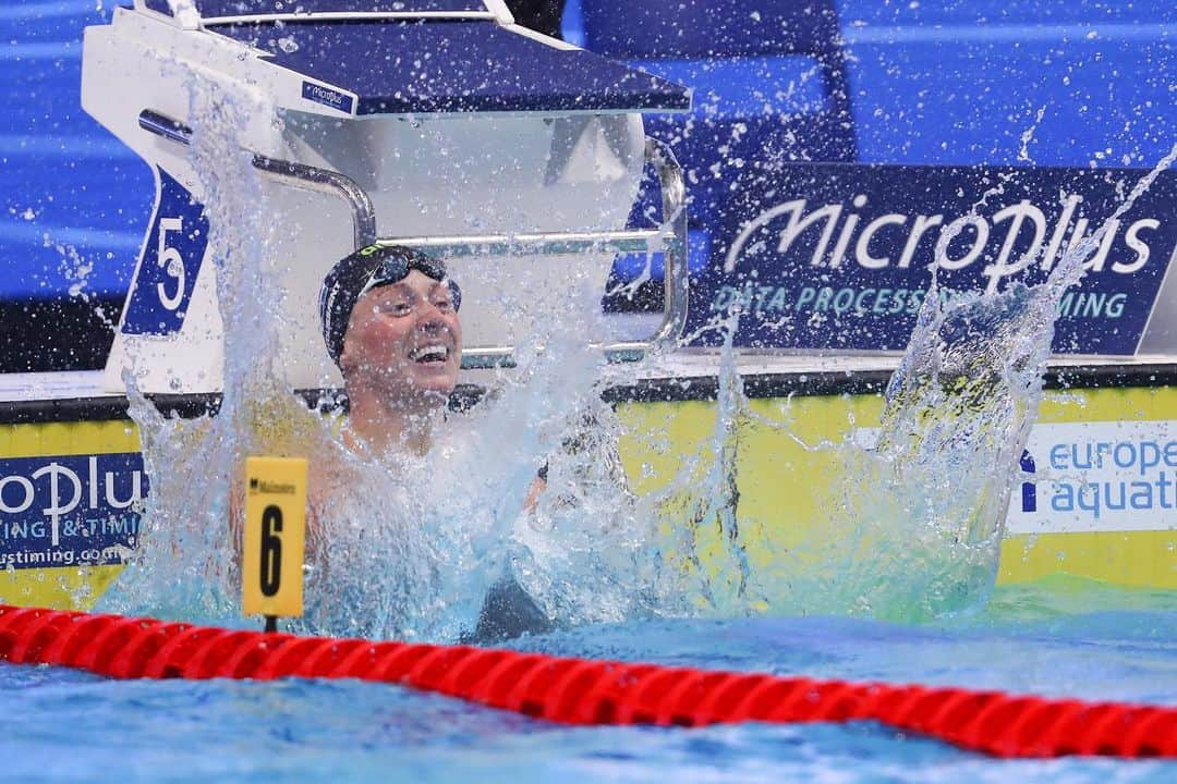 キーラ・トゥサントさんのインスタグラム写真 - (キーラ・トゥサントInstagram)「About last night 🥇💪🏼 #EuropeanChampion  Getting ready for the 100 back semi final (18:12) and 4x100 mixed medley relay (19:22) #teamNL #letsrace #elkedagbeter 📷: @derencsenyiistvan」5月20日 22時19分 - kiratoussaint