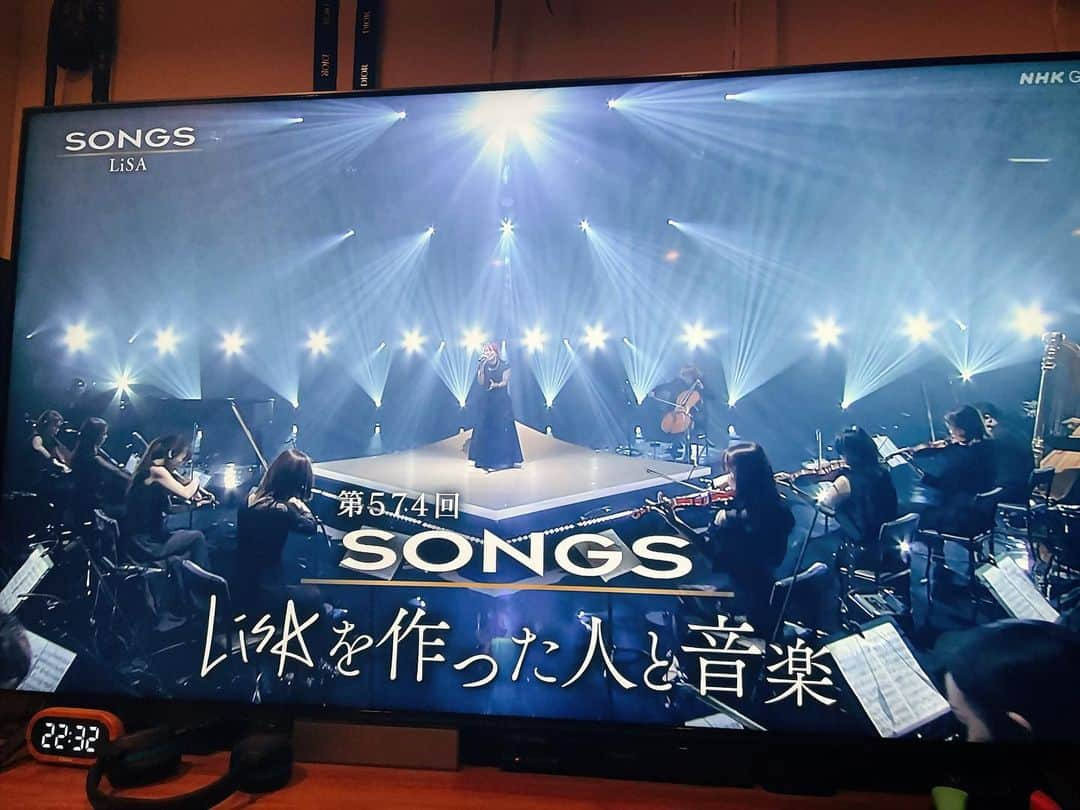 LiSAさんのインスタグラム写真 - (LiSAInstagram)「始まりました☻📺  #SONGS」5月20日 22時33分 - xlisa_olivex