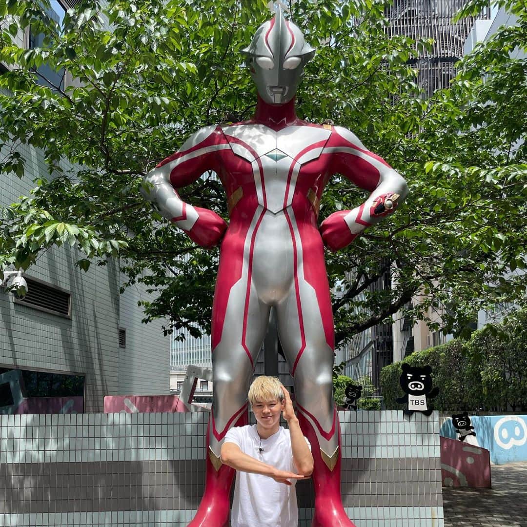 那須川天心のインスタグラム：「チャンスはチャンスの顔をしてやって来ません 普通の顔をしてやって来る事が多いと思います 誰にだって未来は見えません 未来は自分で掴み取らないと 後悔しないようにね〜」