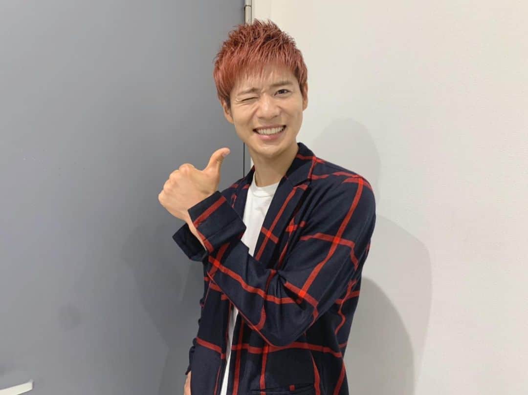 のインスタグラム：「お誕生日たくさんのお祝いありがとうございました🥳🎈 「辻本達規 BIRTHDAY EVENT」アーカイブ配信中！ ▶︎https://fent.spwn.jp/events/21051719-tsujimotobd  #ボイメン #辻本達規 #辻本達規ノリノリライブ #5月17日で30歳になりました👍 #ますますカッコよくなる #予定 #後ろ姿の写真多めでごめんなさい」