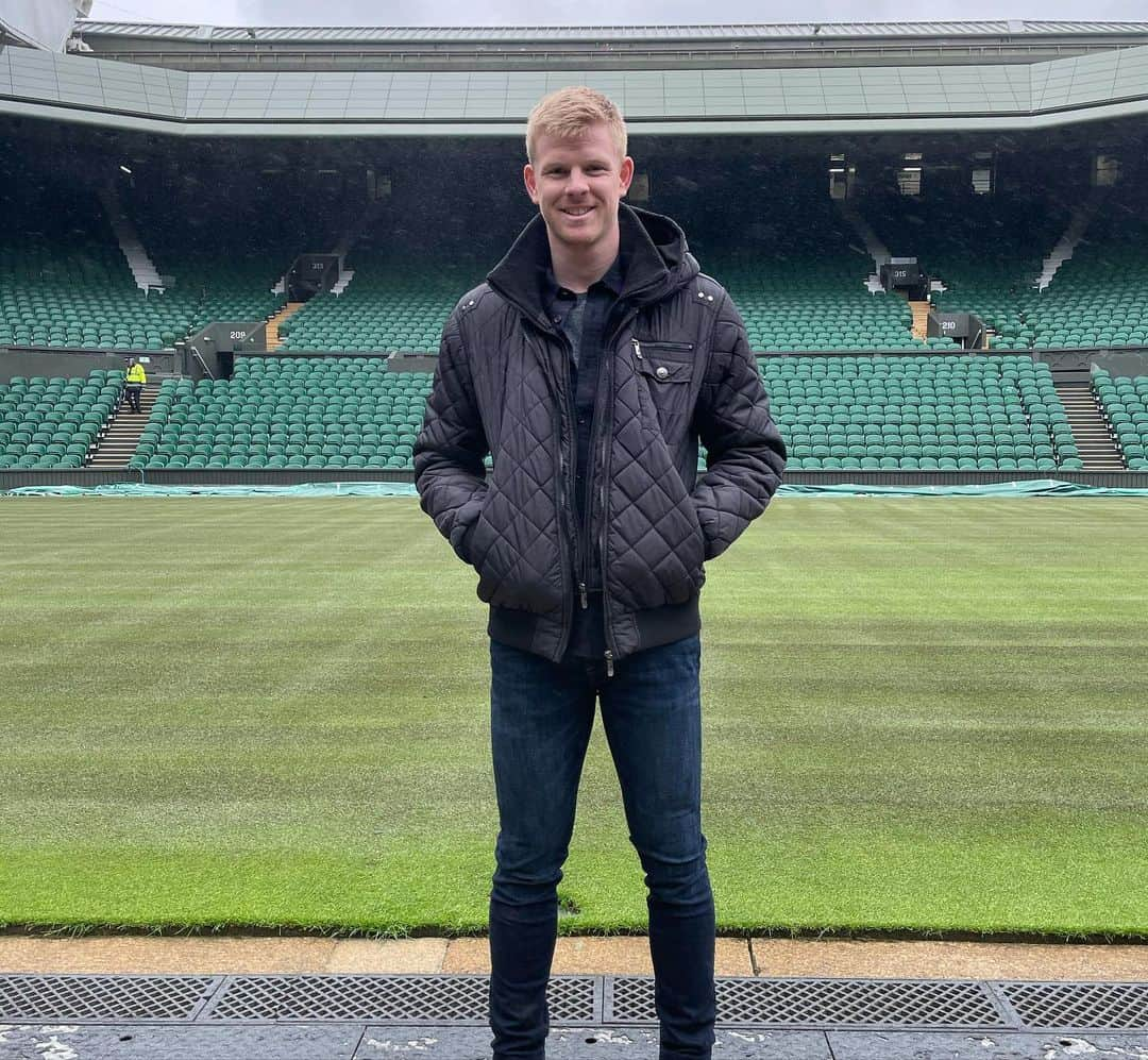 カイル・エドマンドさんのインスタグラム写真 - (カイル・エドマンドInstagram)「Same place 20 odd years apart 😁」5月21日 0時35分 - kyle.edmund