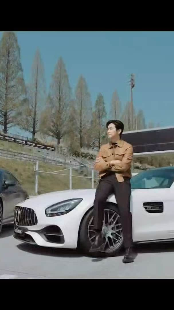 チュ・ジフンのインスタグラム：「@Mercedesbenzkr #메르세데스벤츠 #WithMercedes #AMG #앰버서더 #광고」